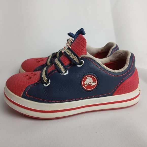 CROCS Kid Shoes Size 10 Waterproof Blue And Red No Laces Pull On - Picture 3 of 8